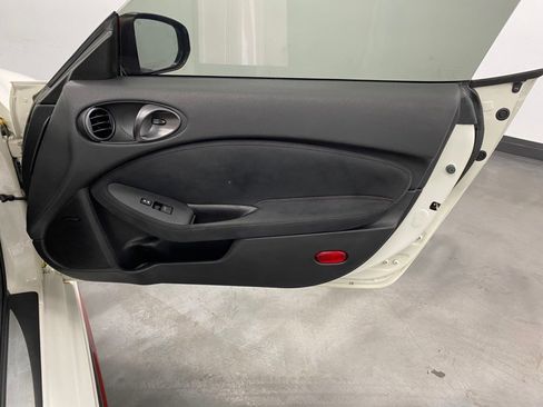 Used 2016 Nissan 370Z NISMO RWD image 40