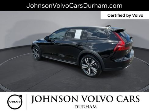 Used 2025 Volvo V60 B5 Cross Country Plus AWD/4WD image 7