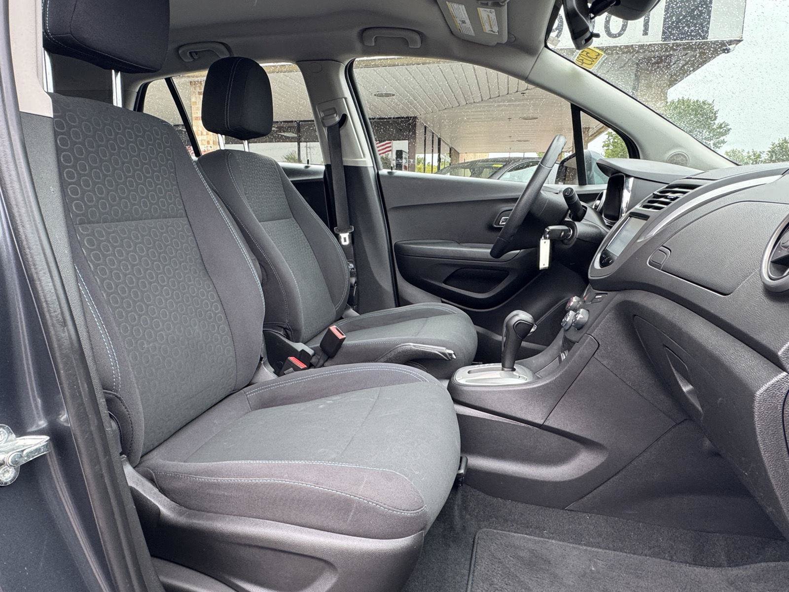 Used 2016 Chevrolet Trax LS AWD/4WD image 23