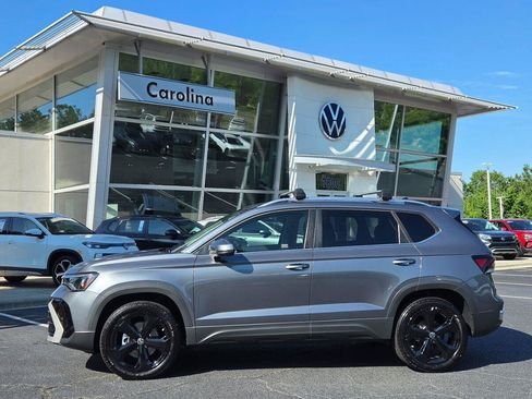 Certified 2025 Volkswagen Taos SEL w/ Black Wheel Plus Package AWD/4WD image 2