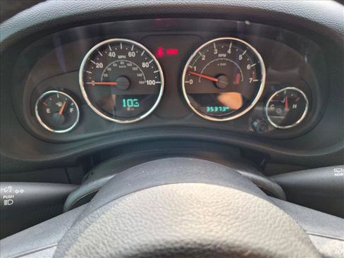 Used 2017 Jeep Wrangler Unlimited Sahara w/ Connectivity Group AWD/4WD image 12