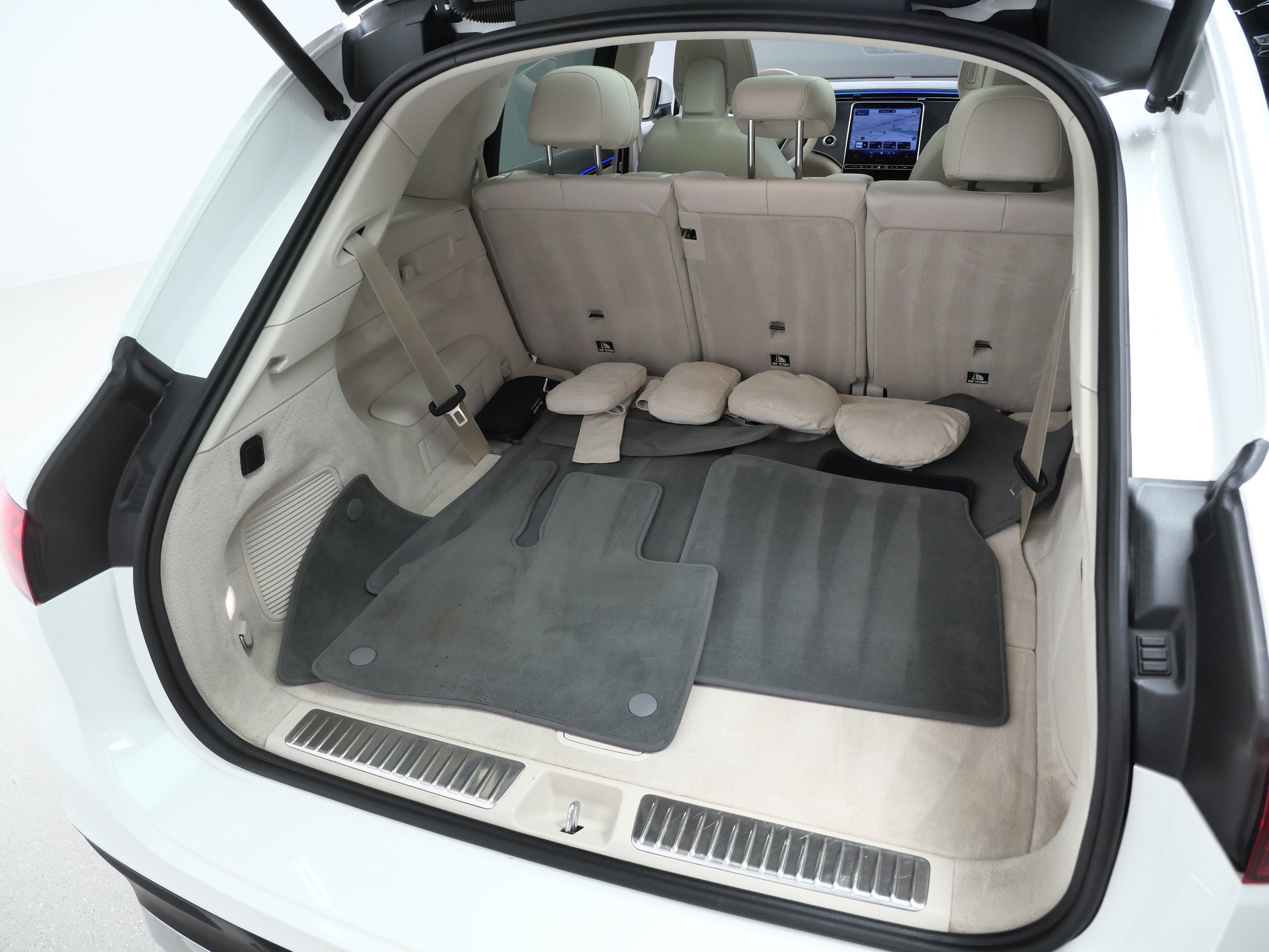Certified 2023 Mercedes-Benz EQS 450+ 4MATIC SUV image 7