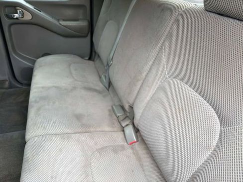 Used 2012 Nissan Frontier SV AWD/4WD image 13