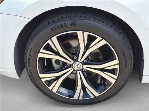 Used 2022 Volkswagen Passat 2.0T SE FWD image 23