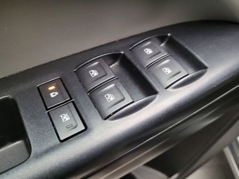 Used 2021 Chevrolet Colorado W/T w/ WT Convenience Package image 27