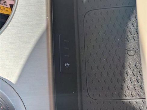 Used 2026 Genesis GV70 2.5T Select image 28