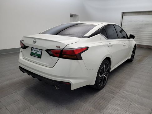 Used 2024 Nissan Altima 2.5 SR w/ SR Premium Package FWD image 9