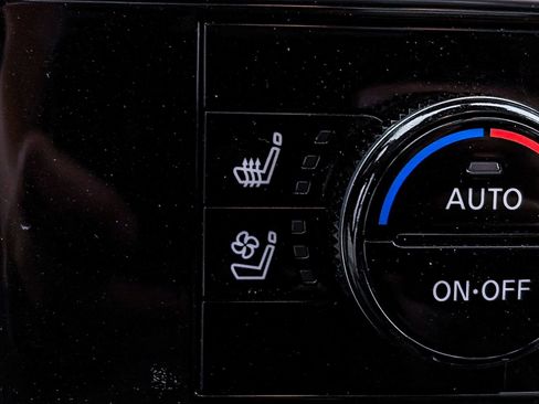 Used 2024 Nissan Pathfinder Platinum AWD/4WD image 26