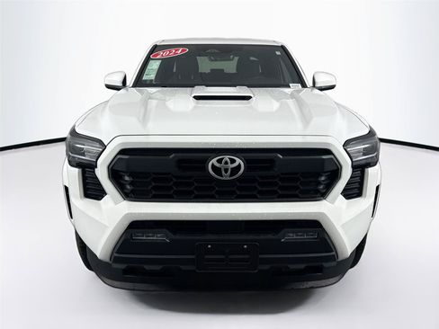 Used 2024 Toyota Tacoma TRD Sport AWD/4WD image 8