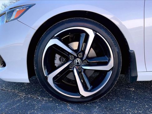Used 2022 Honda Accord Sport image 9