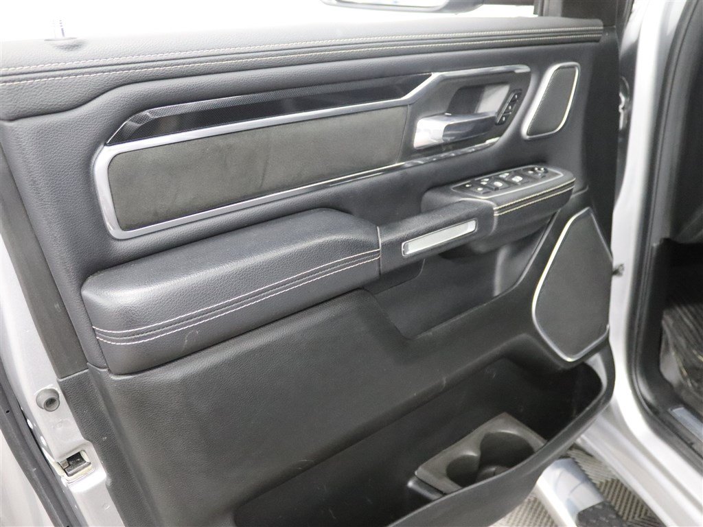 Used 2021 RAM 1500 Laramie AWD/4WD image 15