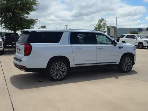 New 2026 GMC Yukon XL Denali Ultimate AWD/4WD image 9