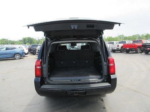 Used 2018 Chevrolet Suburban LT AWD/4WD image 8