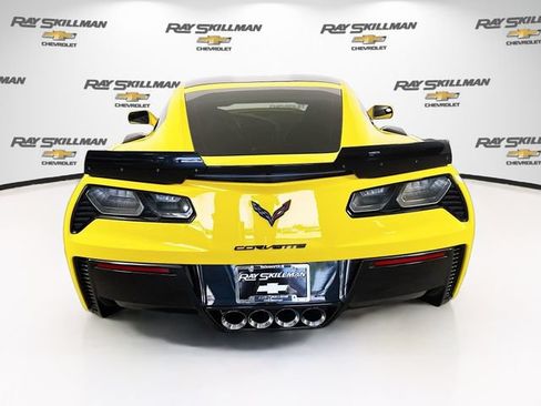 Used 2015 Chevrolet Corvette Z06 w/ 3LZ Preferred Equipment Group RWD image 6
