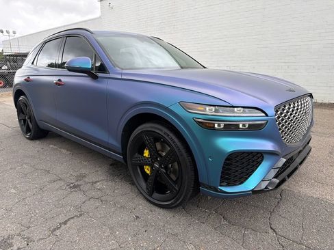 Used 2022 Genesis GV70 3.5T Sport w/ Sport Prestige Package AWD/4WD image 8