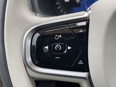 Certified 2023 Volvo XC90 B5 Core w/ Protection Package Premier AWD/4WD image 19