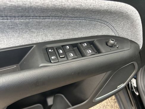 New 2025 Jeep Compass Latitude w/ Sun & Sound Group image 34