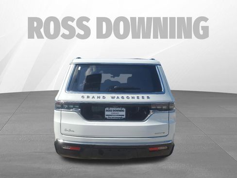 Used 2024 Jeep Grand Wagoneer Series III w/ Flexible Seating Group AWD/4WD image 5