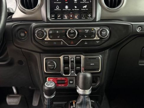 Used 2023 Jeep Wrangler Unlimited Rubicon 4xe w/ Cold Weather Group AWD/4WD image 29
