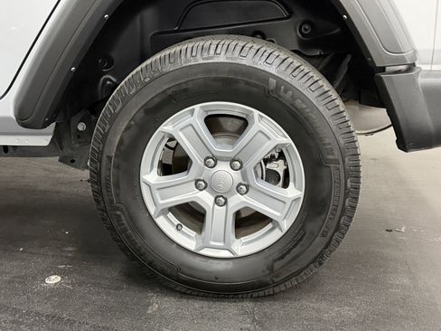 Used 2022 Jeep Wrangler Unlimited Sport image 16