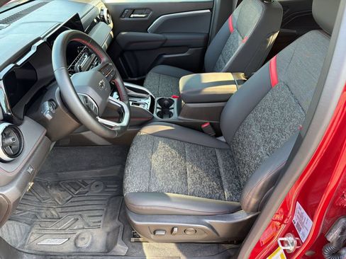 Used 2023 Chevrolet Colorado Z71 w/ Z71 Convenience Package 2 AWD/4WD image 5
