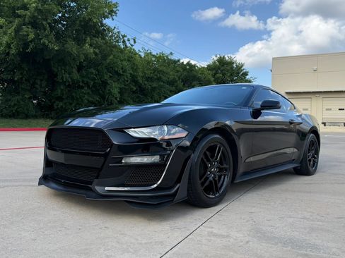 Used 2019 Ford Mustang Premium RWD image 2