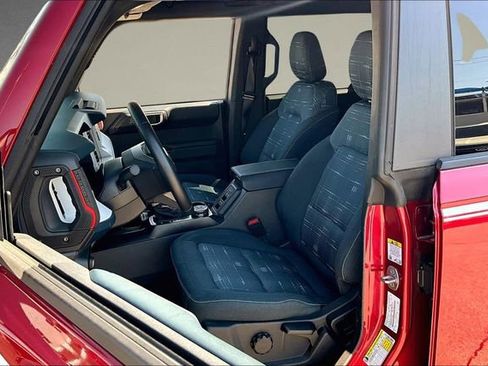 Certified 2025 Ford Bronco Heritage Edition AWD/4WD image 24