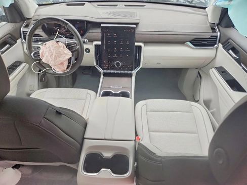 Used 2024 GMC Acadia Denali w/ Super Cruise Package FWD image 8