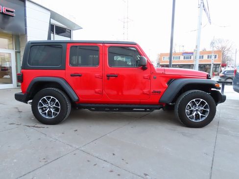 Used 2024 Jeep Wrangler Sport S image 8