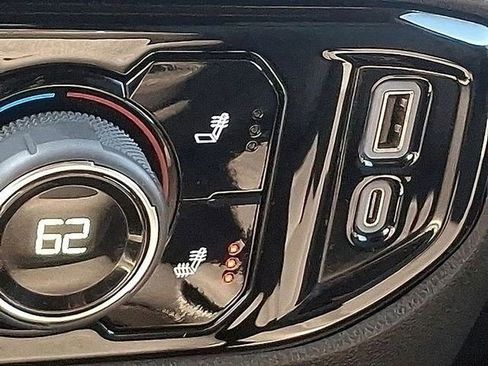 Certified 2024 Chevrolet Silverado 2500 LTZ image 27