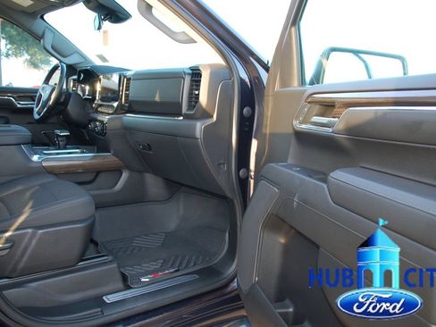 Used 2022 Chevrolet Silverado 1500 RST AWD/4WD image 16