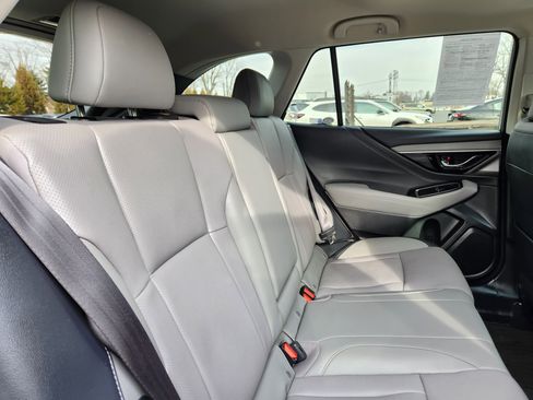 Used 2022 Subaru Outback Limited image 15