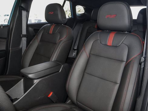 Used 2025 Chevrolet Trax RS FWD image 23