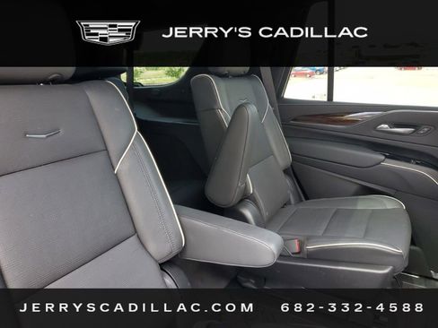 Used 2023 Cadillac Escalade Premium Luxury AWD/4WD image 9