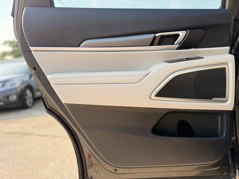 Used 2021 Kia Telluride S FWD image 19