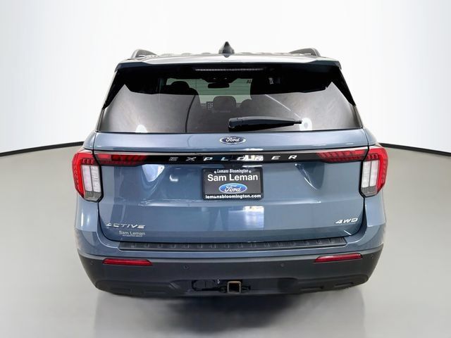 Used 2025 Ford Explorer Active AWD/4WD image 6