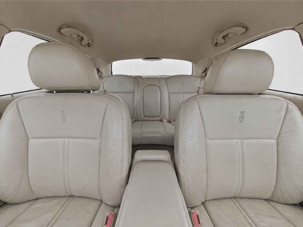 Used 2003 Lincoln Town Car Cartier RWD image 14
