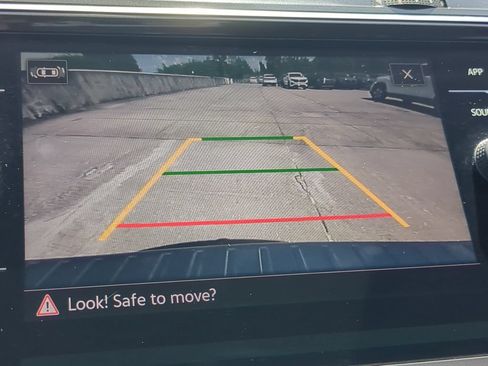 Certified 2023 Volkswagen Tiguan SE FWD image 22