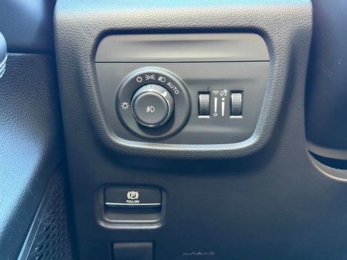 New 2025 Jeep Grand Cherokee L Limited w/ Luxury Tech Group II AWD/4WD image 22