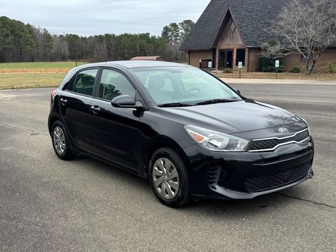 Used 2018 Kia Rio S image 2