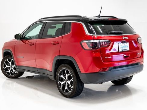 Certified 2025 Jeep Compass Limited AWD/4WD image 34