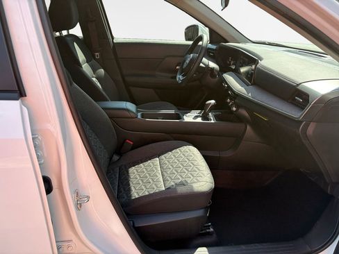 Used 2025 Nissan Kicks SV FWD image 26
