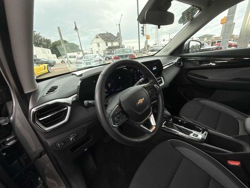 Used 2024 Chevrolet TrailBlazer LT w/ LT Cold Weather Package AWD/4WD image 10