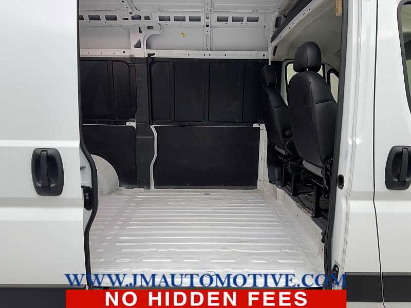 Used 2024 RAM ProMaster 2500 w/ Convenience Group FWD image 16