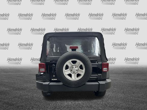 Used 2017 Jeep Wrangler Unlimited Sport w/ Connectivity Group AWD/4WD image 10