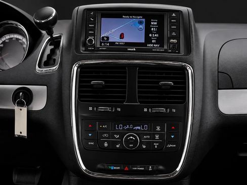 Used 2019 Dodge Grand Caravan GT FWD image 14