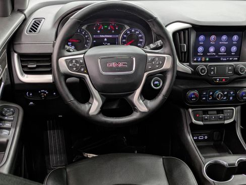 Used 2024 GMC Terrain SLT image 4