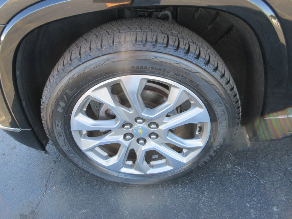 Used 2019 Chevrolet Traverse Premier w/ Driver Confidence II Package FWD image 14