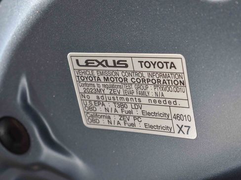 Used 2023 Lexus RZ 450e Premium w/ Technology Package image 24