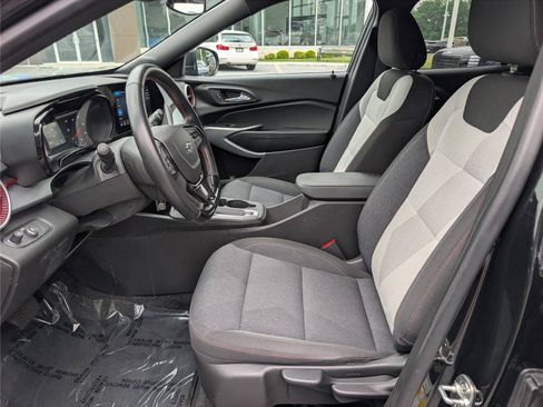 Used 2024 Chevrolet Trax RS w/ Driver Confidence Package FWD image 15